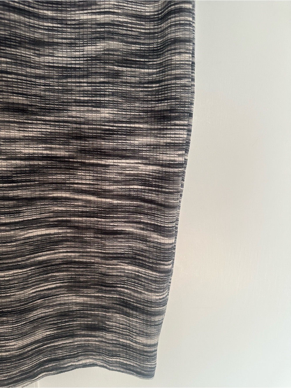 Women’s Long Sleeve Maternity Dress in Black and Gray NWT Size Medium - Picture 3 of 8